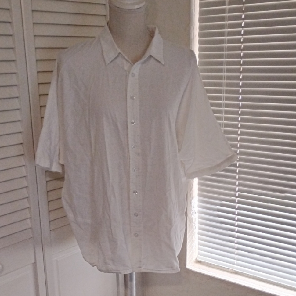 Elegant White Women's Button Down Shirt - Picture 1 of 6